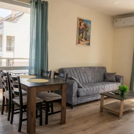 Апартаменти Sunny Byala Flat 2 Balconies Бяла